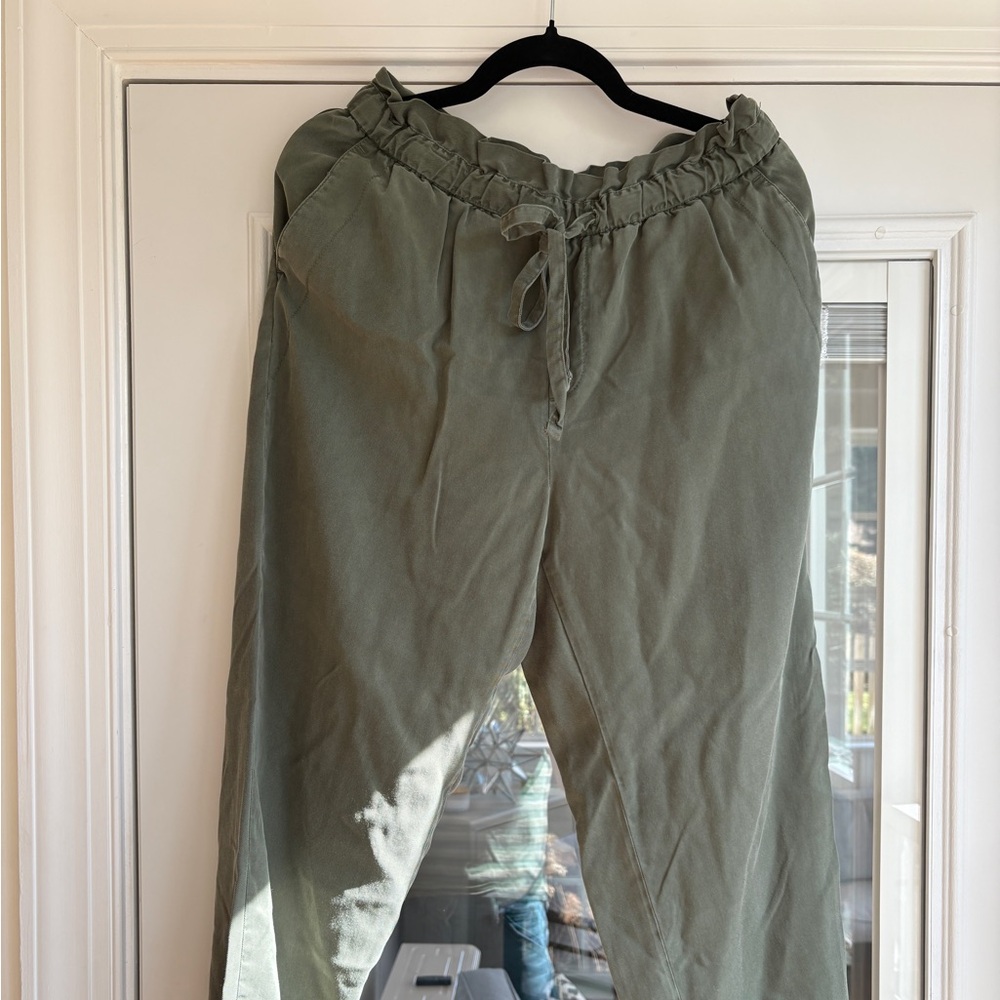 Banana Republic Cargo Pants EUC